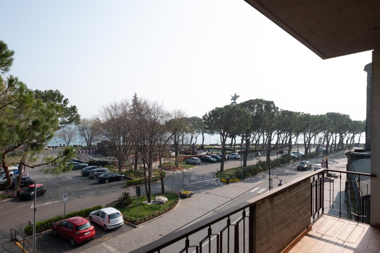 By The Lake Apartments - Centro Storico Desenzano del Garda Exterior photo